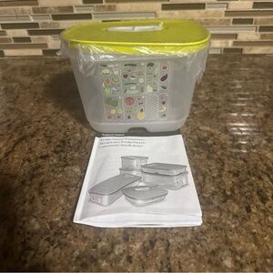 Tupperware Fridgesmart Medium 1.8 Liter New!!
